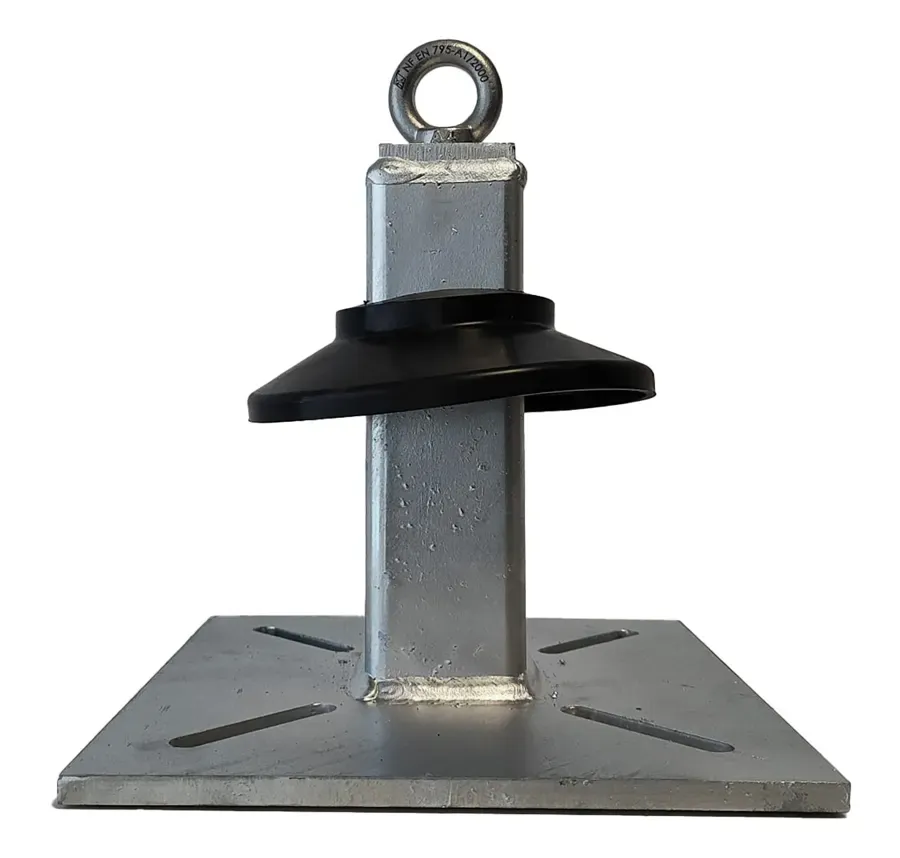 Anchor post with a square base plate 270 x 270 mm